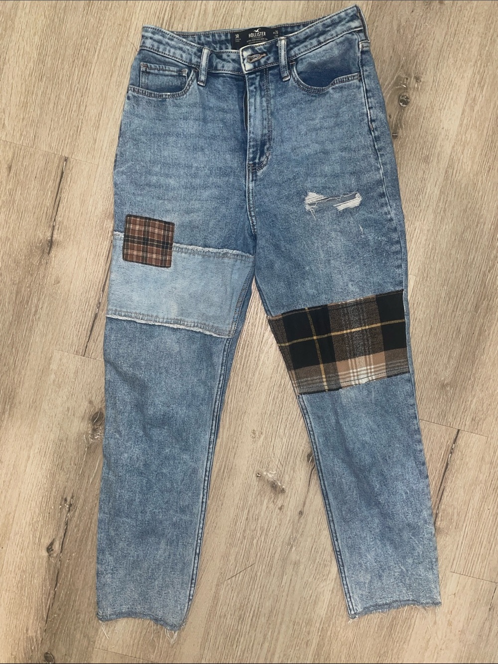 Hollister Patchwork Ultra High Rise Mom Jeans - Plaid Detail | Women’s 26